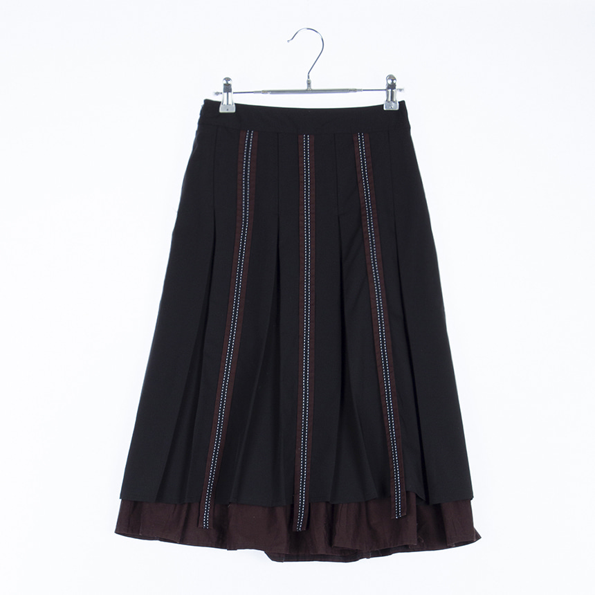 ???? stitch layered skirt