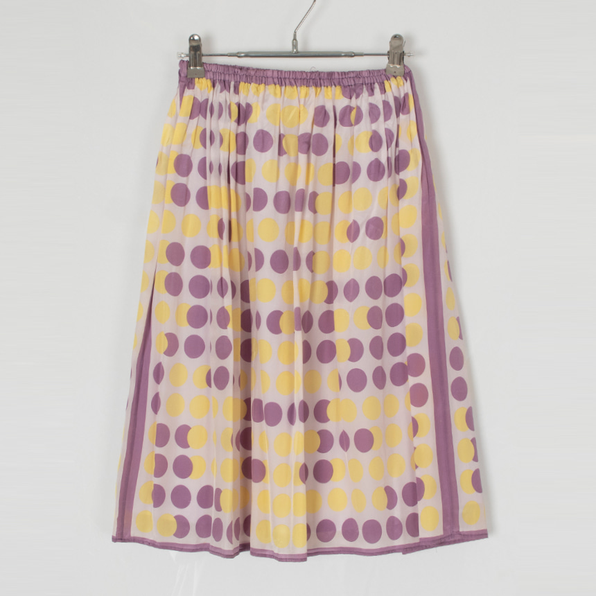 o.p.o ( size : F , made in japan ) silk banding skirt