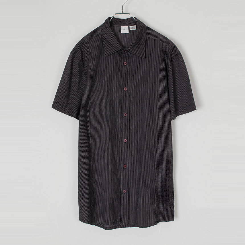 armani exchange ( size : men S , made in hongkong ) 1/2 shirts