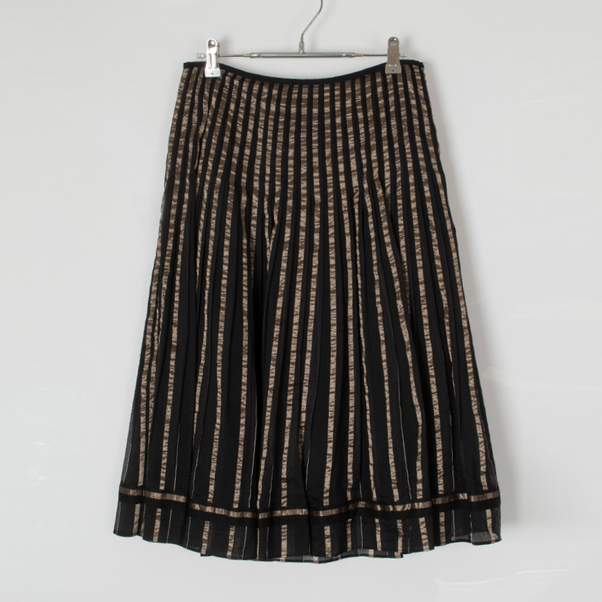 moga ( 권장 L ) silk skirt