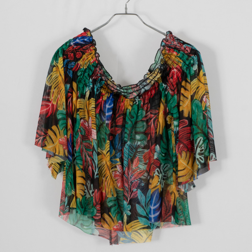 zara ( size : S , made in morocco ) 1/2 blouse