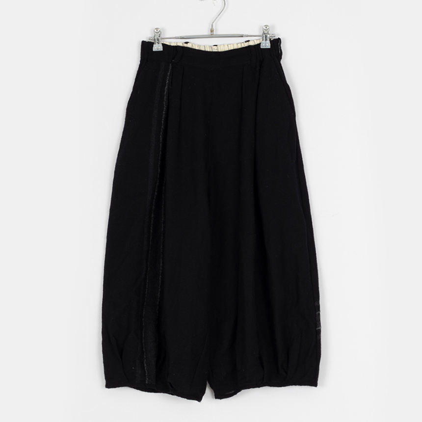 e-fluy ( size : M , made in japan ) banding wool pants