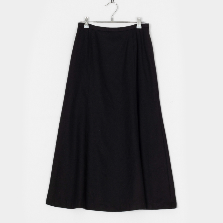 escada ( 권장 M ) cashmere skirt