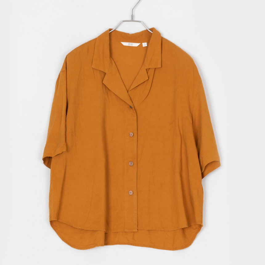 uniqlo ( size : M ) 1/2 shirts blouse