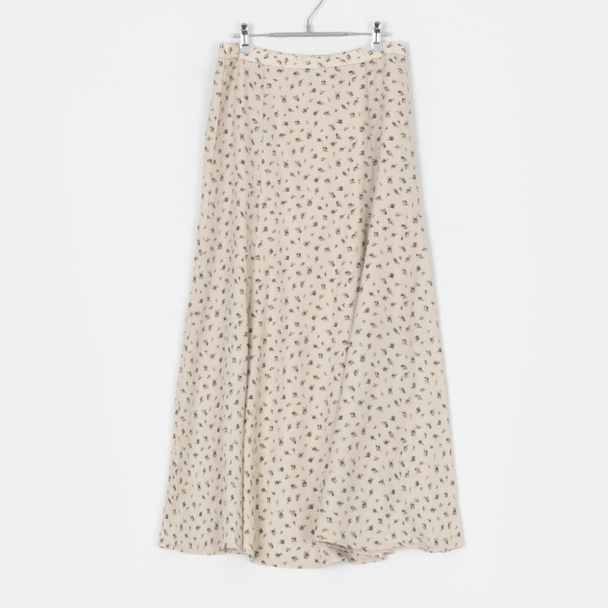 gu ( size : XL ) banding skirt